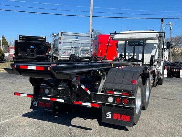 2025 Kenworth T880 image 5