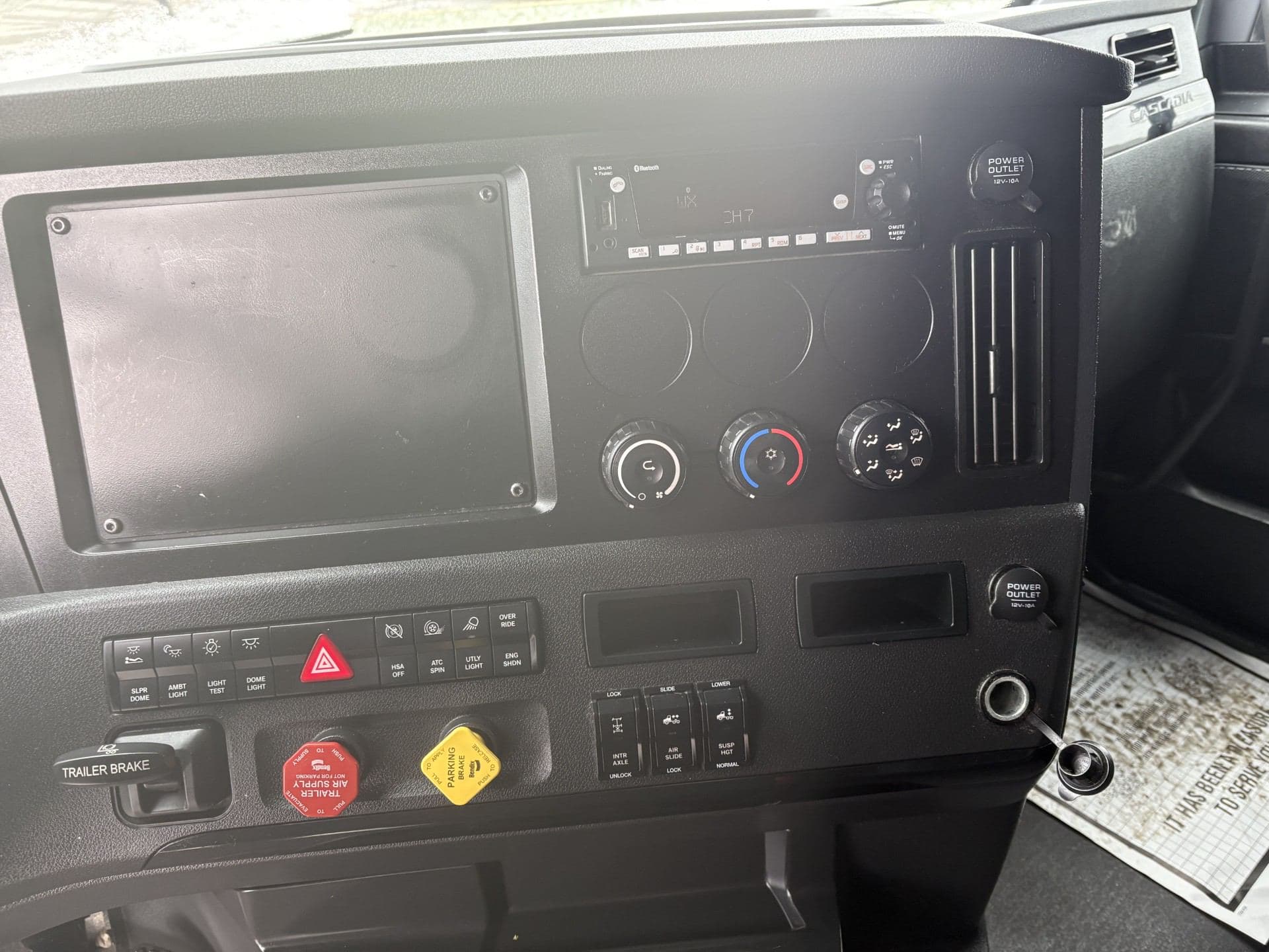 2023 Freightliner Cascadia 126 image 10