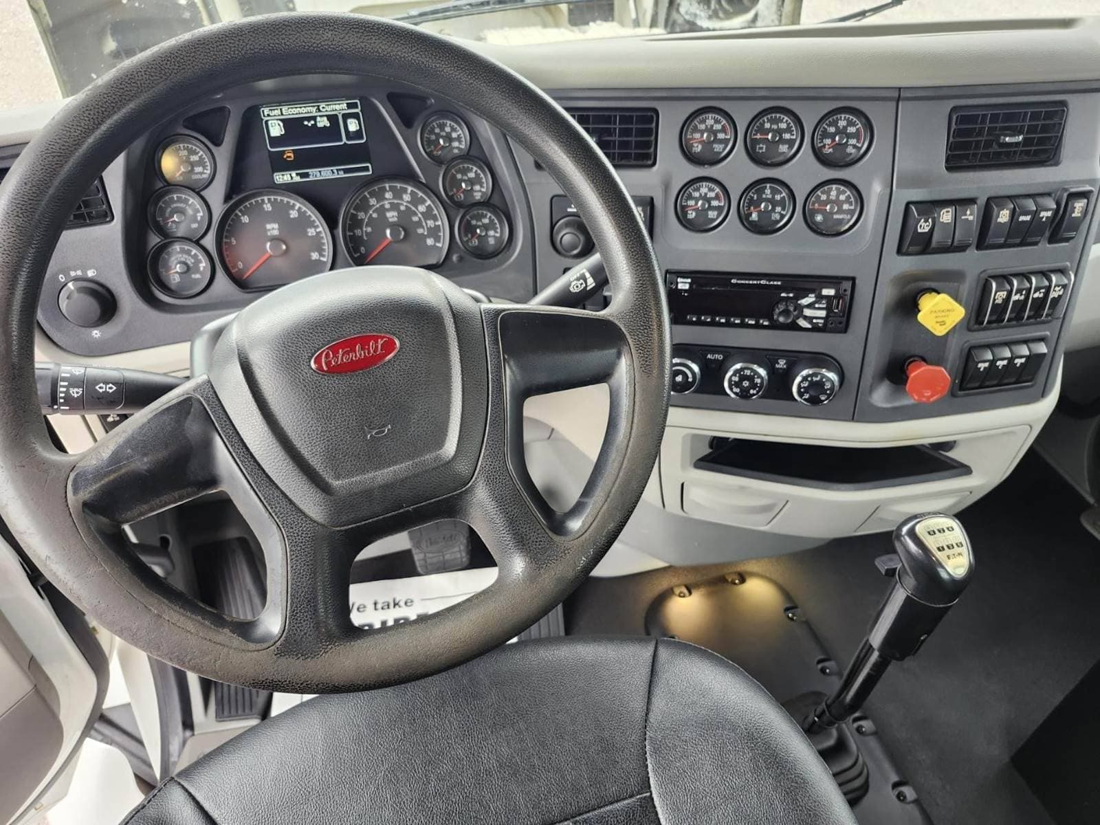 2020 Peterbilt 567 image 7