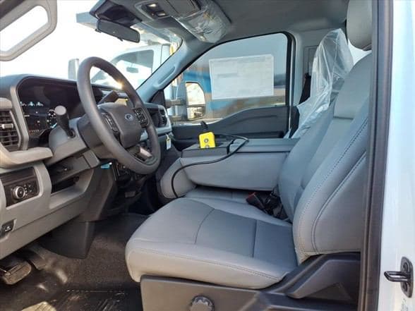 2026 Ford F550 image 11