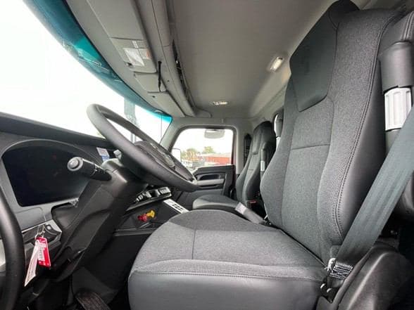 2025 Kenworth T880 image 22