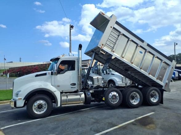 2026 Kenworth T880 image 15