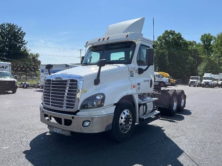 2018 Freightliner Cascadia image 1
