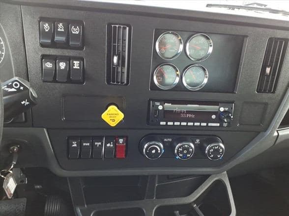 2024 Kenworth T280 image 10