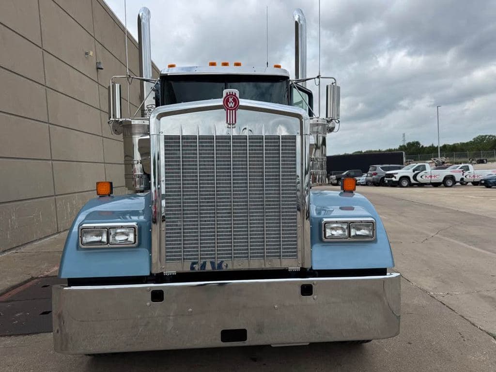 New 2027 KENWORTH W900L image 7