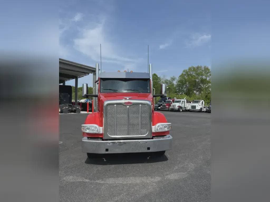 2023 Peterbilt 567 image 5