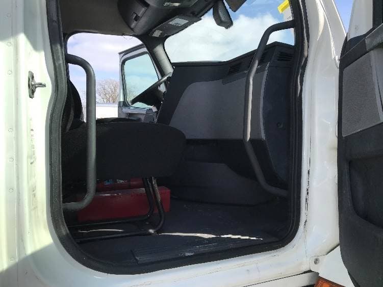 2019 Freightliner Cascadia 126 Day Cab Truck - 435HP, 12 Speed Automatic image 12
