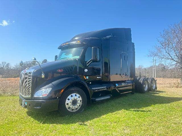2019 Peterbilt 579 image 1