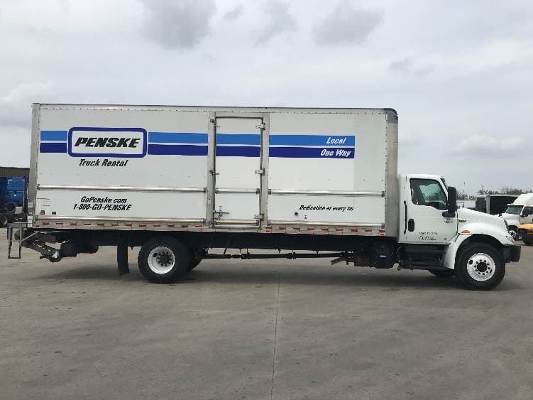 2022 International MV607 Box Truck - 220HP, 6 Speed Automatic, Roll up Door image 15