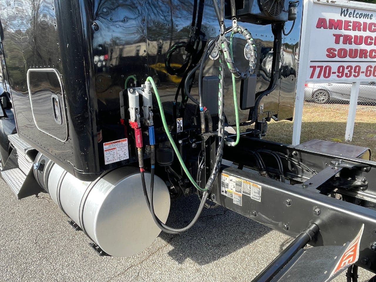 2021 Kenworth T680 image 11