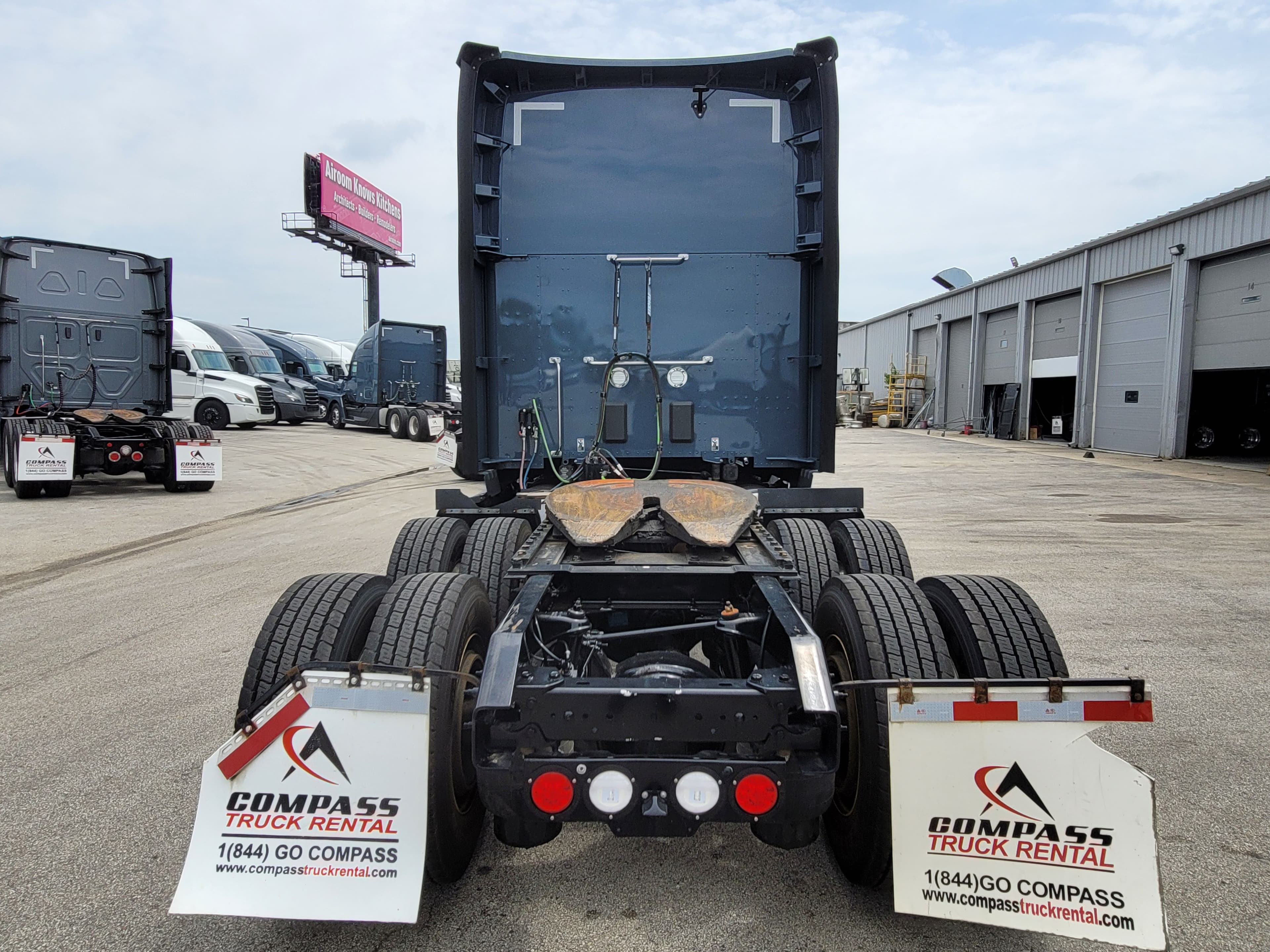 2023 Kenworth T680 image 3