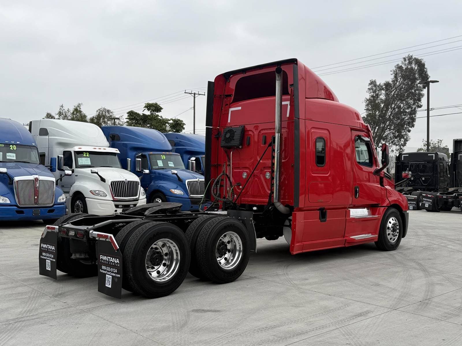2023 Freightliner Cascadia 126 image 3