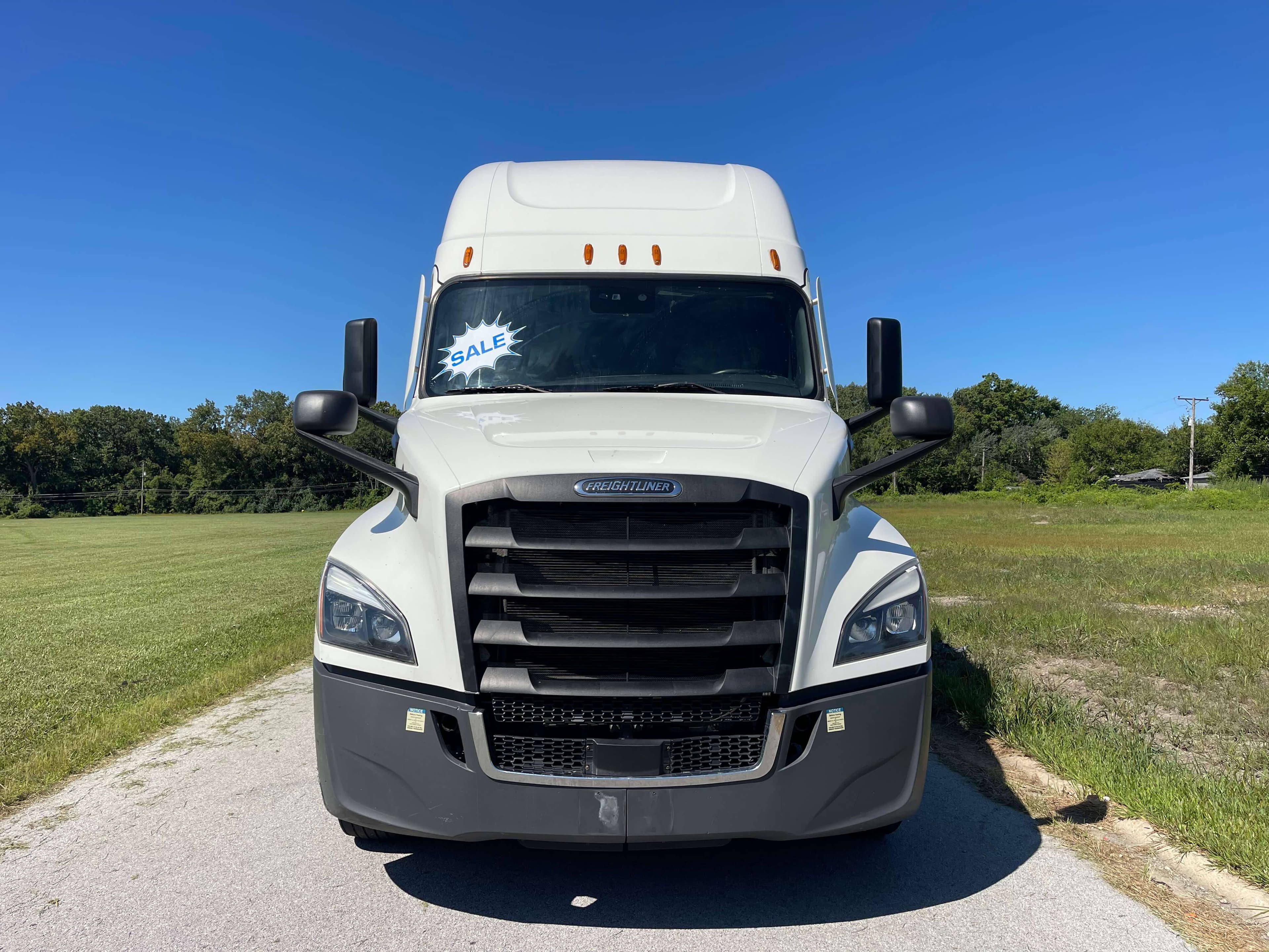 2022 Freightliner Cascadia 126 image 3