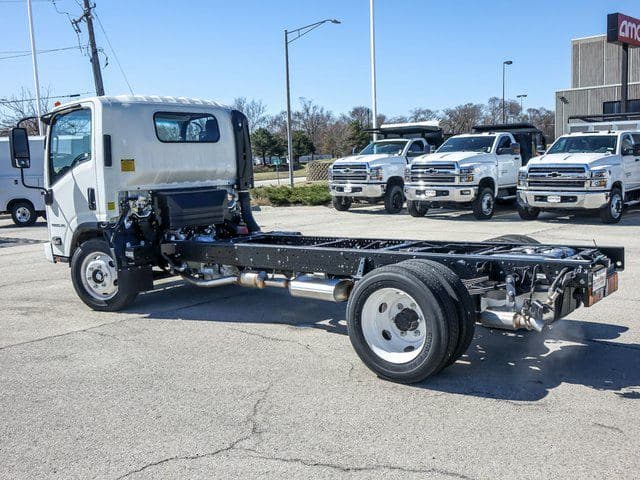 2025 Chevrolet 5500 XG LCF Gas Base image 5