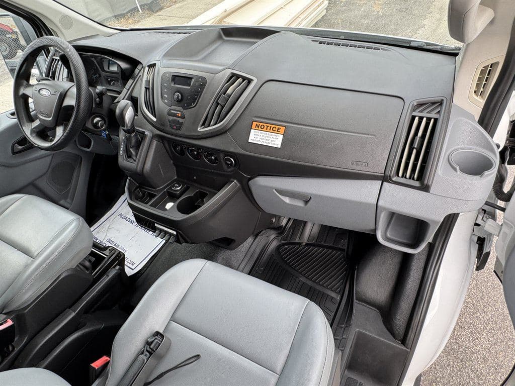2017 Ford Transit Cargo image 44