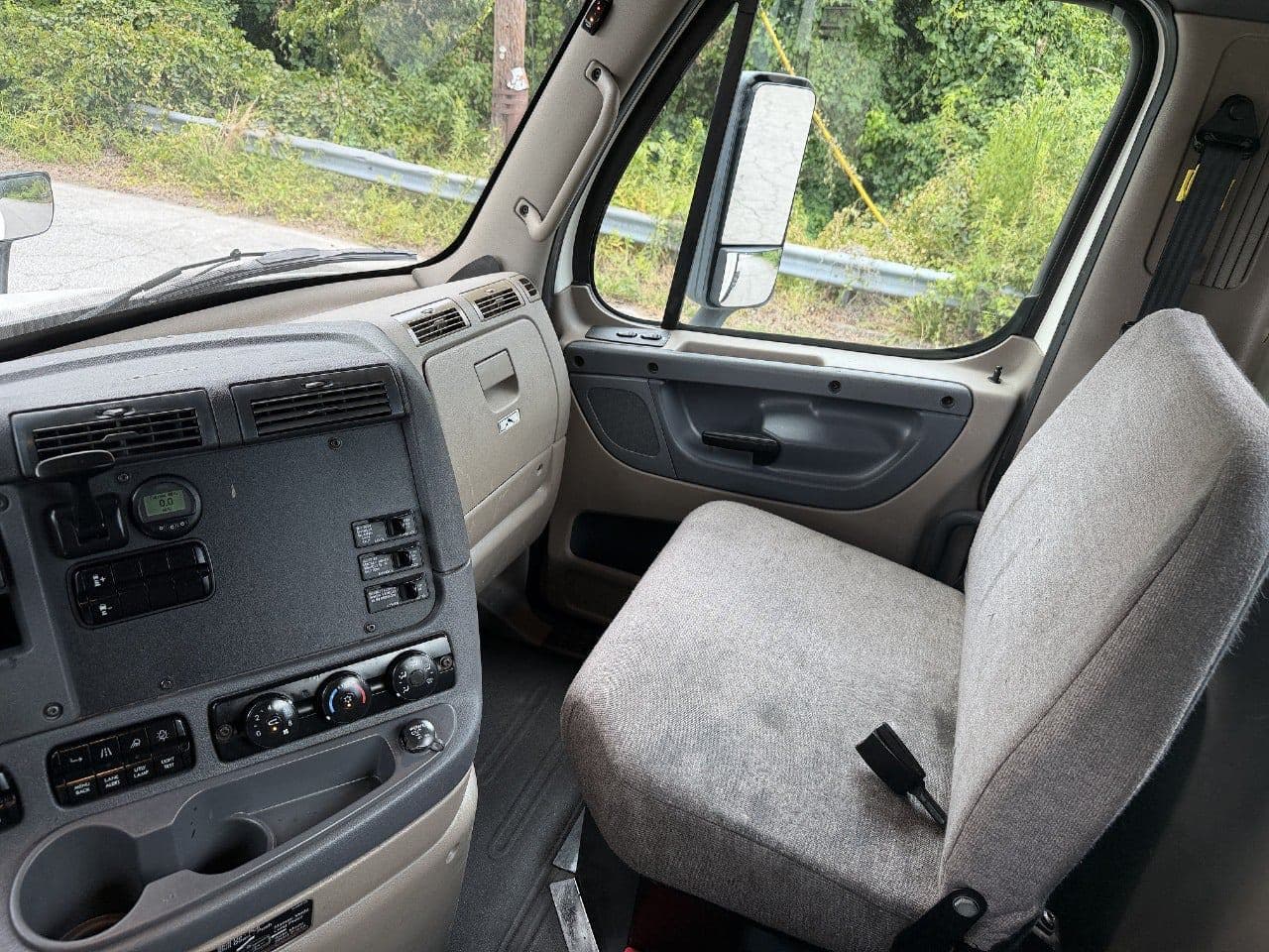 2018 Freightliner Cascadia 125 image 24
