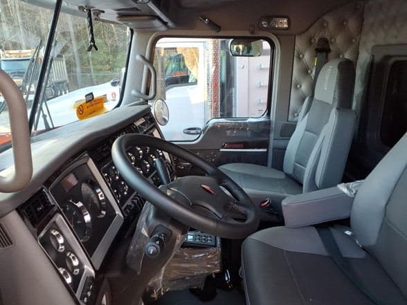 2026 Kenworth W900 image 8