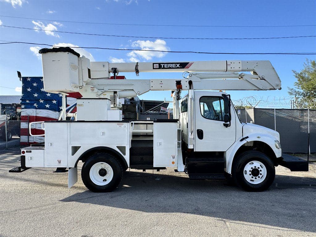 2015 Freightliner M2 106 image 8