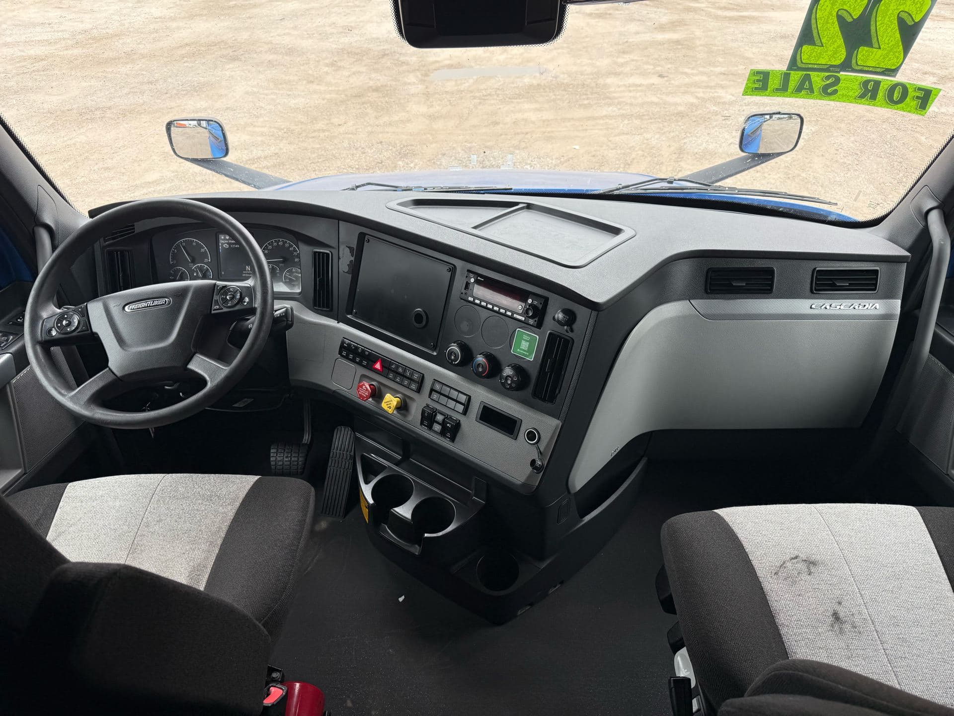 2022 Freightliner - 386k - 12,500 Hours - 455 HP image 14