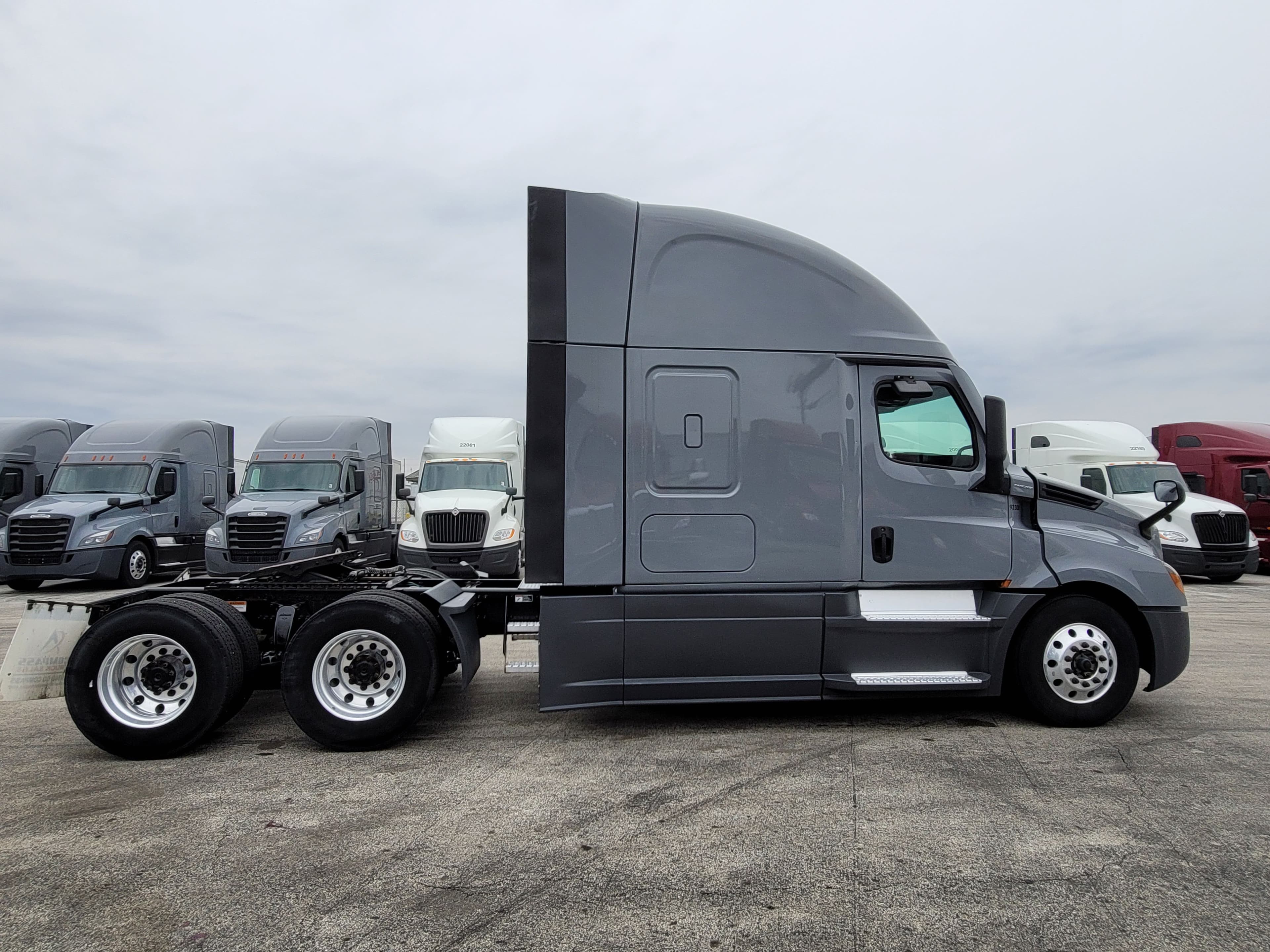 2022 Freightliner Cascadia 126 image 4
