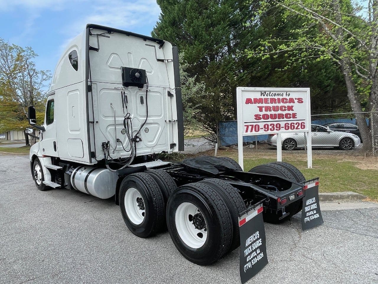 2020 Freightliner Cascadia 126 image 6
