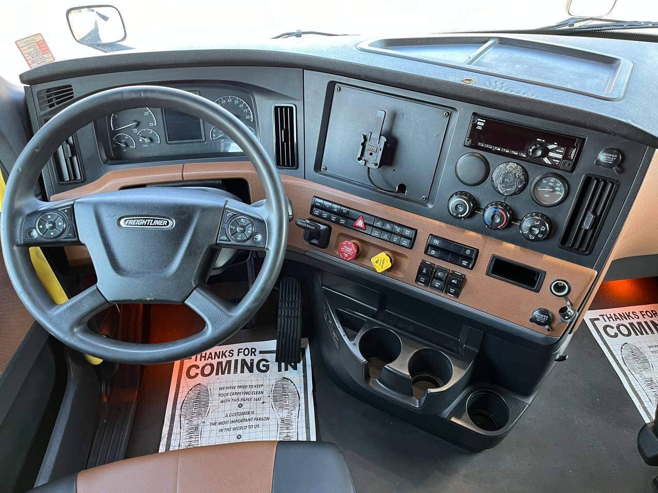 2022 Freightliner #1180 image 12