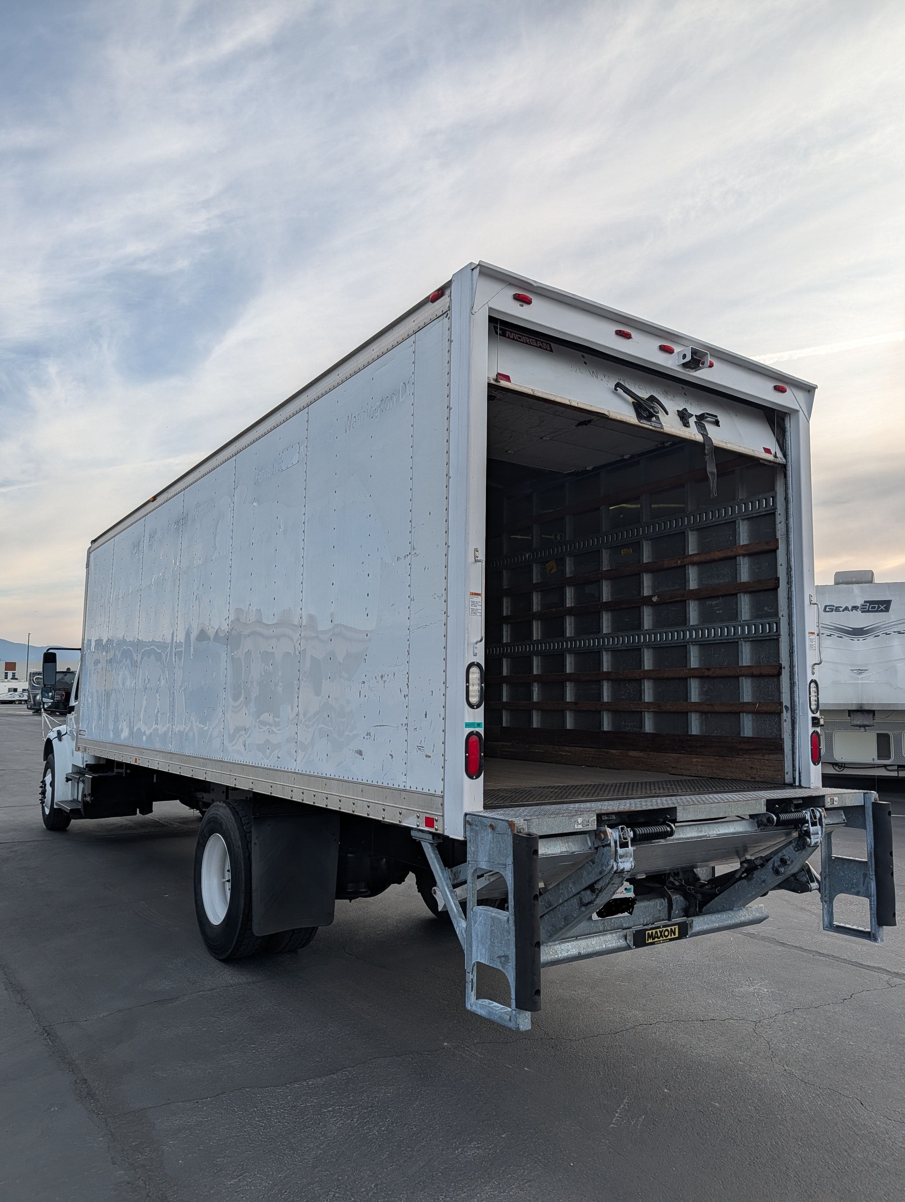 2016 Freightliner M2 image 5