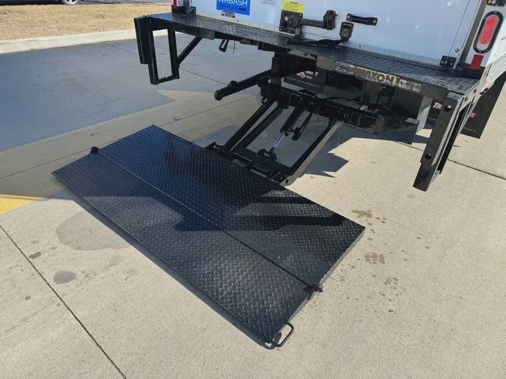 Used 2023 CHEVROLET Cabover Truck - COE, Moving Van, Box Truck - Straight Truck - LOW CAB FORWARD 4500 HD For Sale image 5