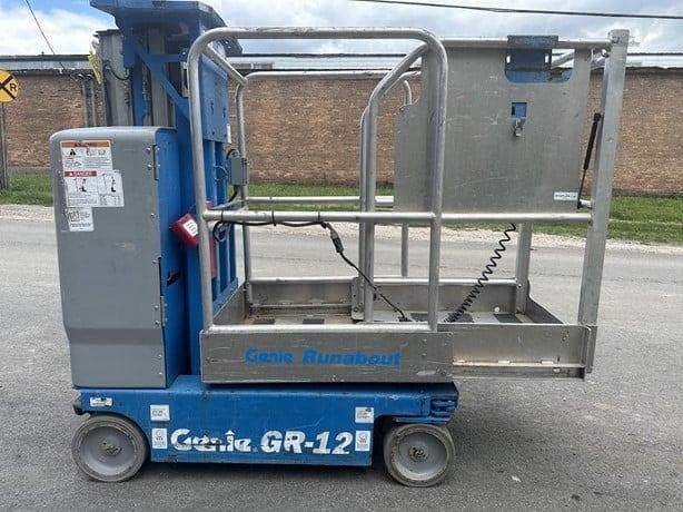 2016 GENIE GR12 image 1