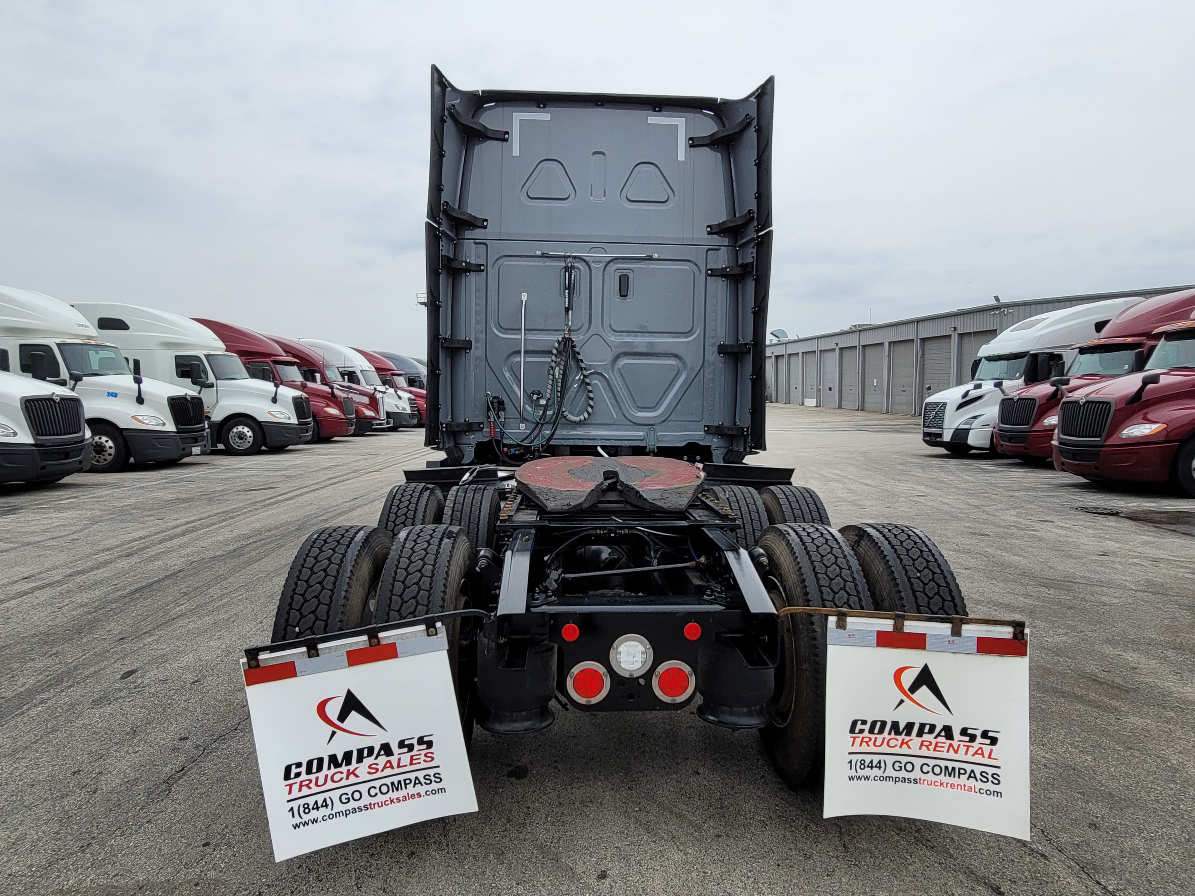 2023 Freightliner Cascadia 126 image 3