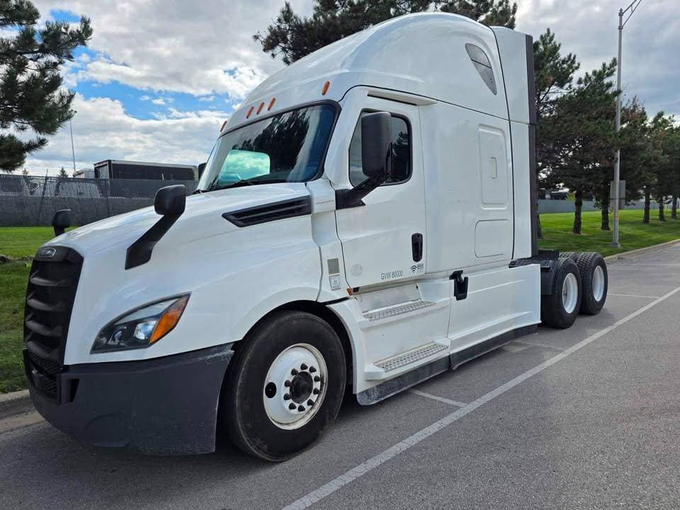 2020 Freightliner Cascadia image 3