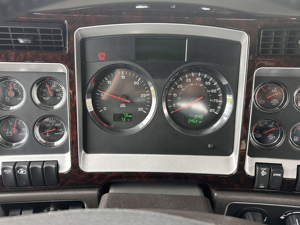 New 2027 KENWORTH W900L image 28