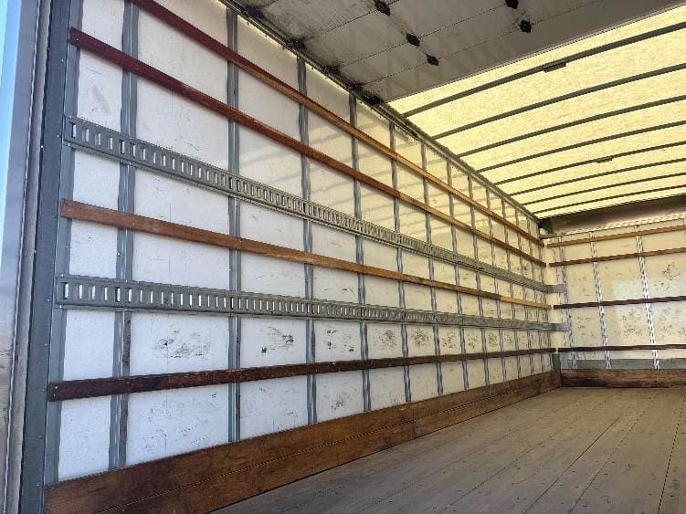 2022 International MV607 Box Truck - 220HP, 6 Speed Automatic, Roll up Door image 11