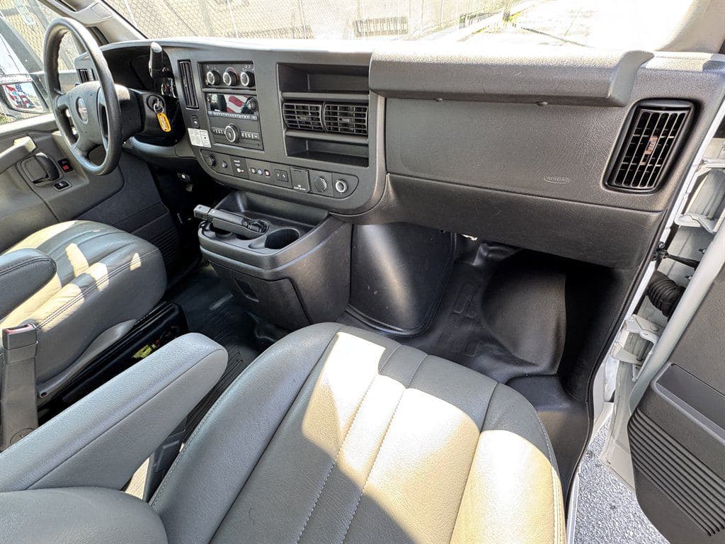 2021 GMC Commercial Vans image 49