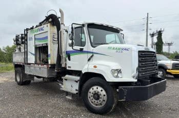 2014 Freightliner 108sd image 3