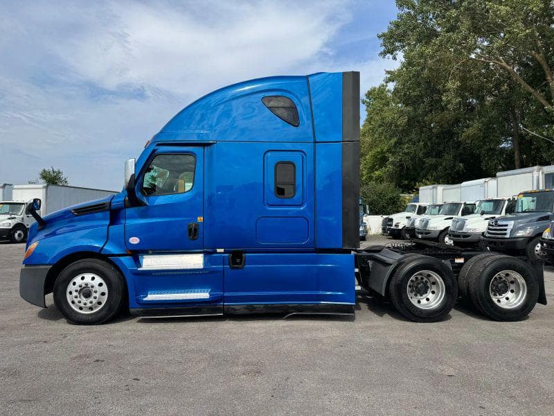 2021 Freightliner Cascadia image 6