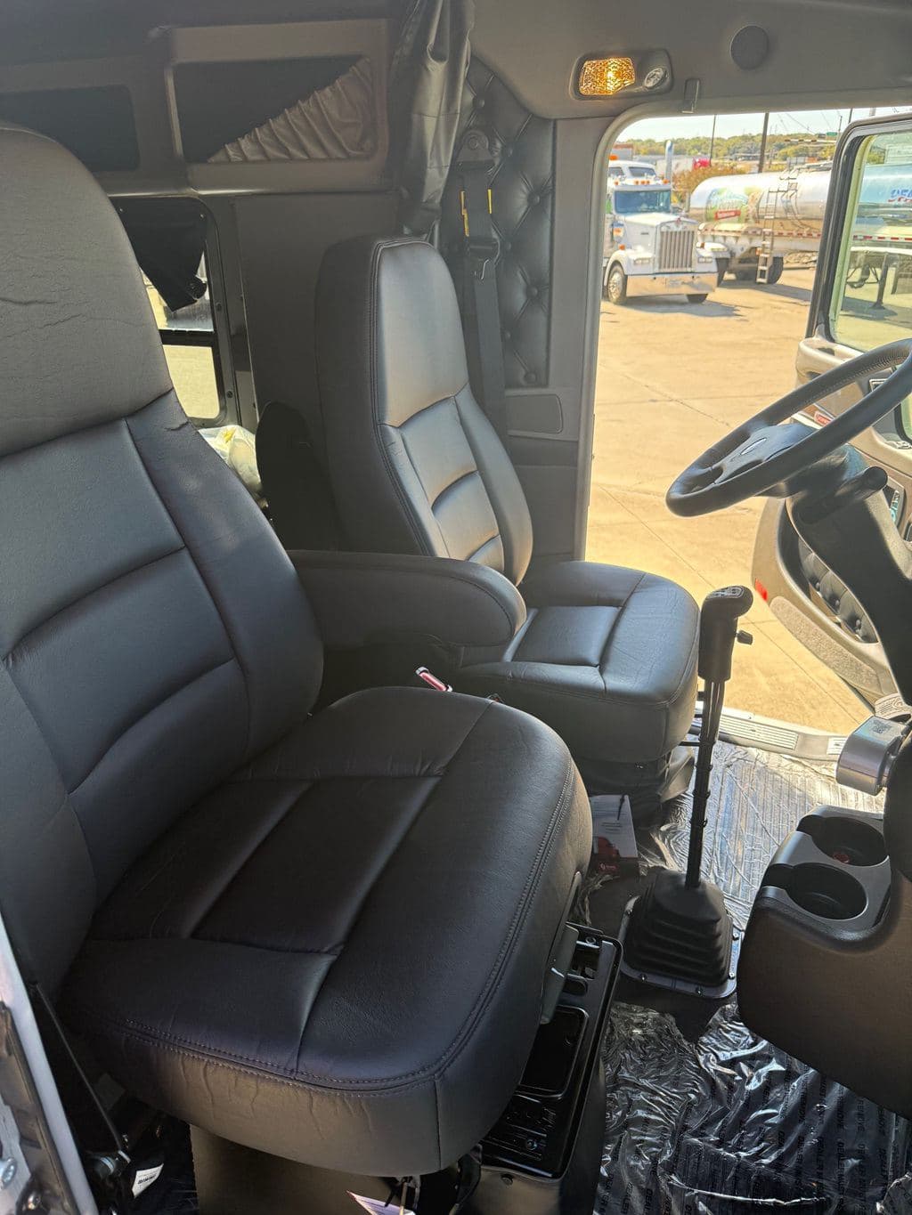 New 2026 KENWORTH W900L image 7