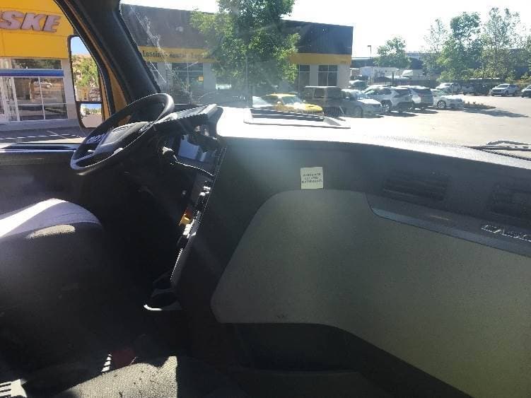 2019 Freightliner Cascadia image 13