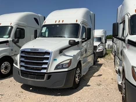 2020 Freightliner Cascadia image 2