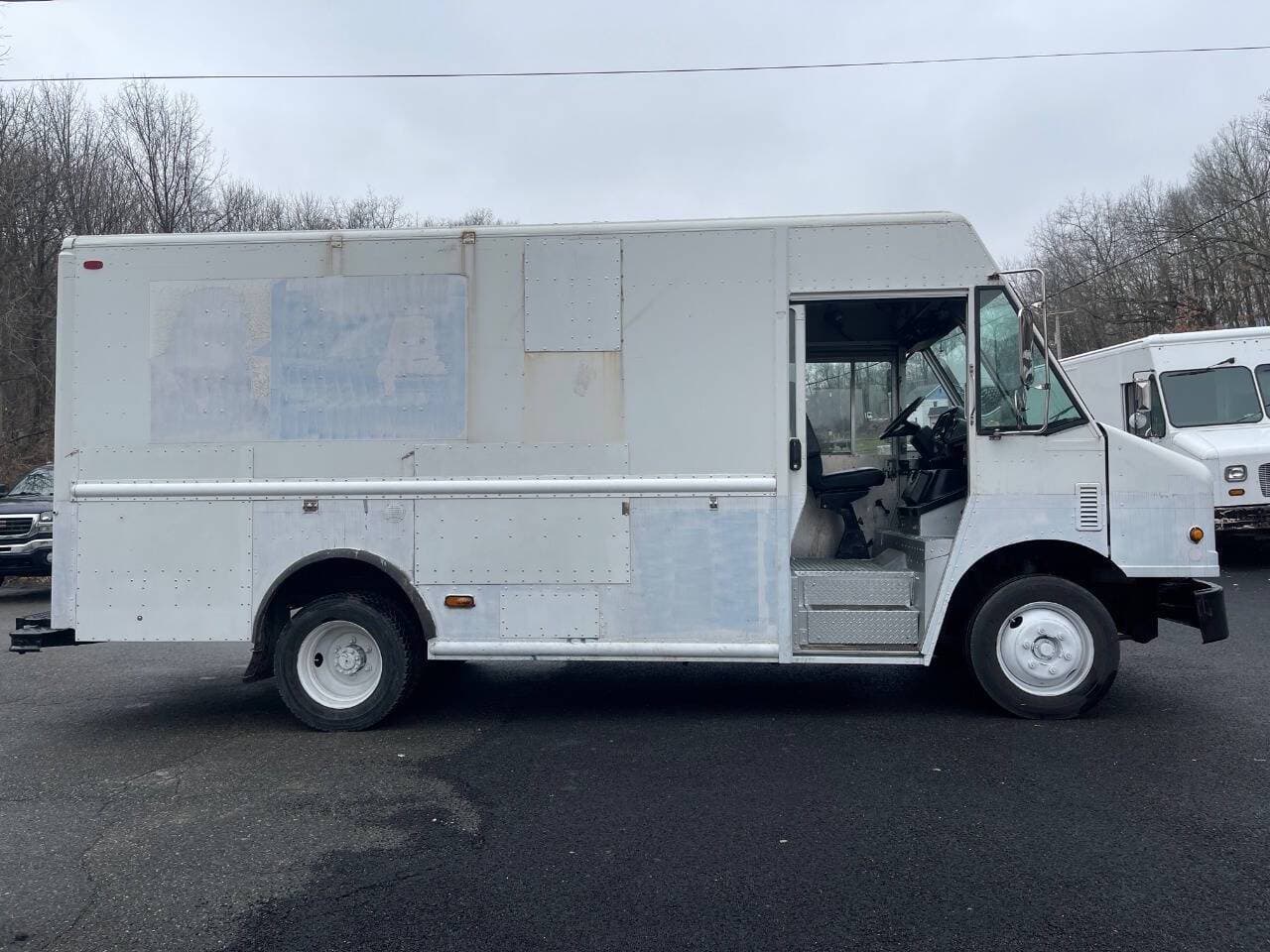 2010 Freightliner MT45 image 2