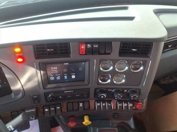 2026 Kenworth W990 image 15