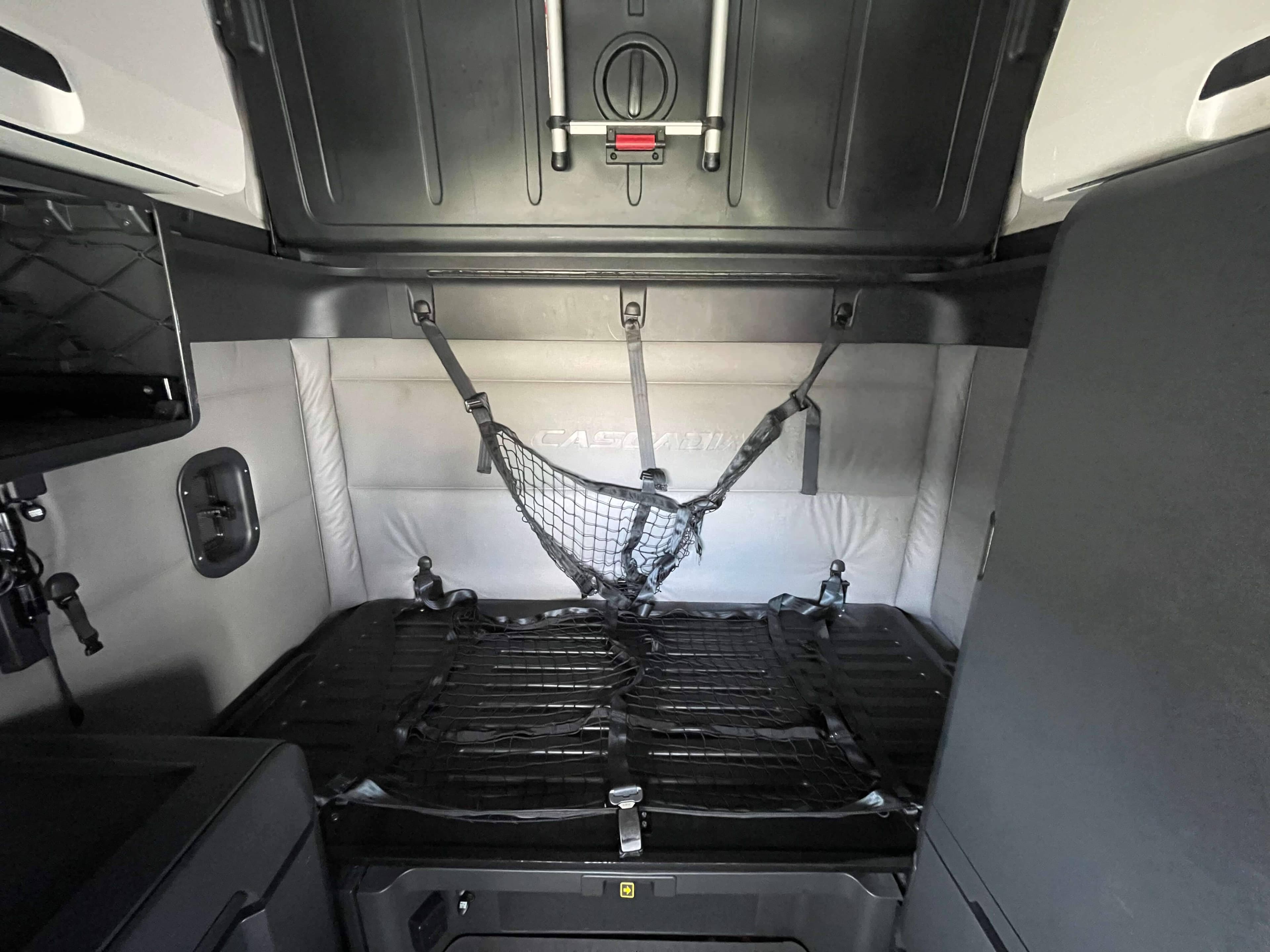 2022 Freightliner Cascadia 126 image 18