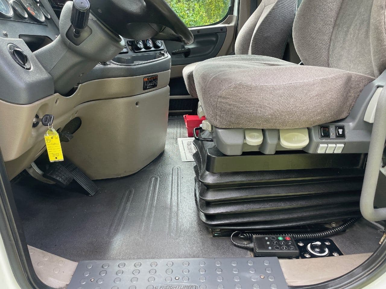 2019 Freightliner Cascadia 125 image 17