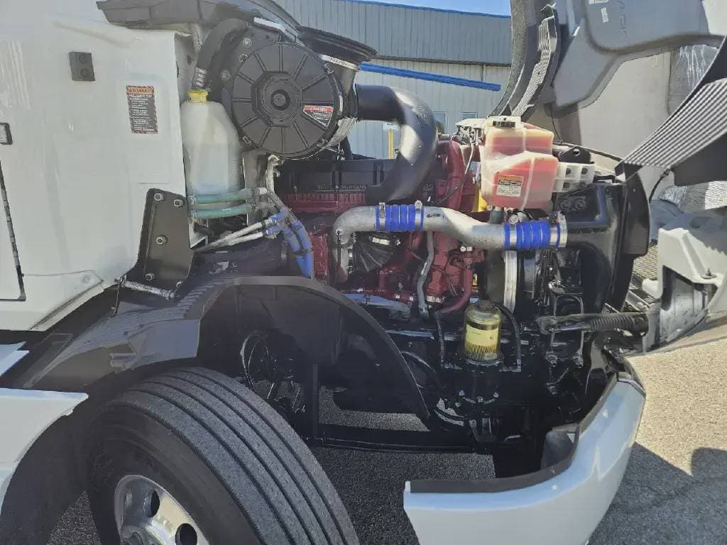 Used 2023 MACK Conventional - Sleeper Truck image 3