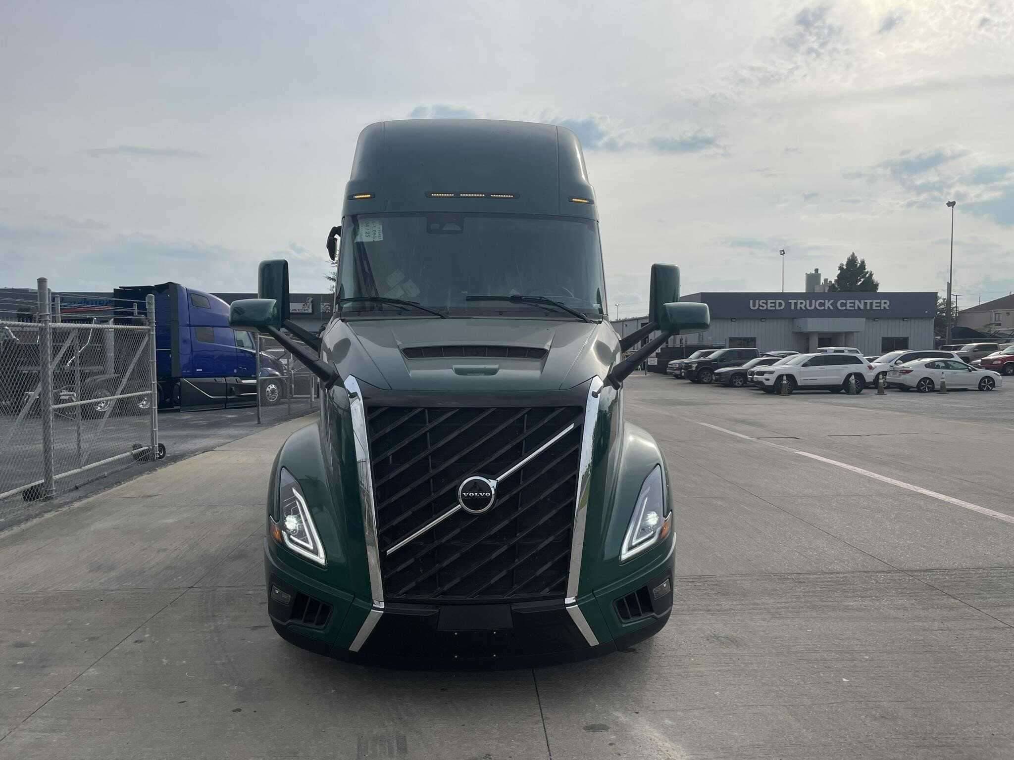 2026 Volvo NEW VNL image 4