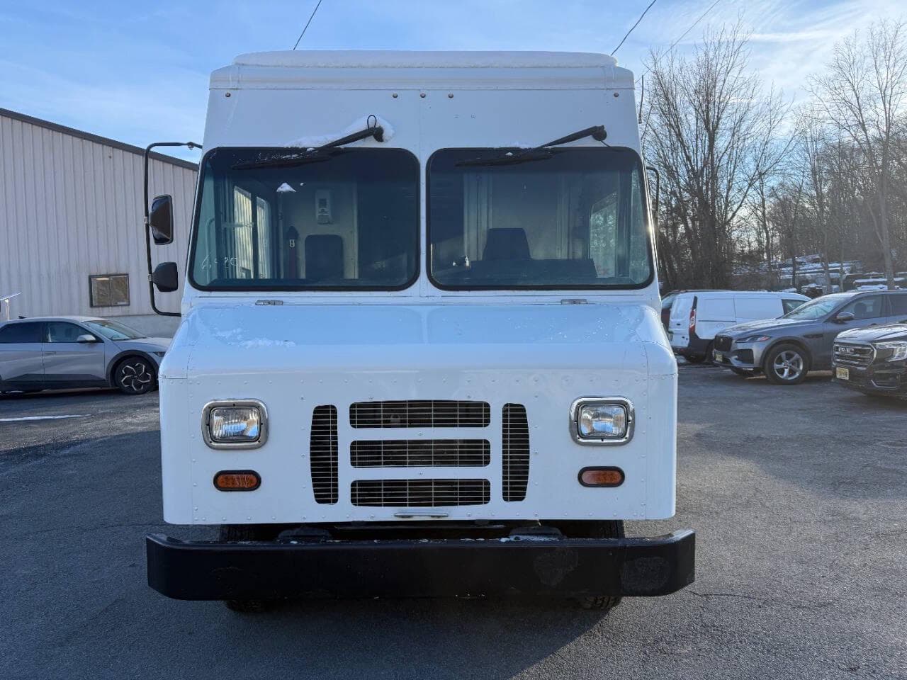 2018 Ford E-Series image 3