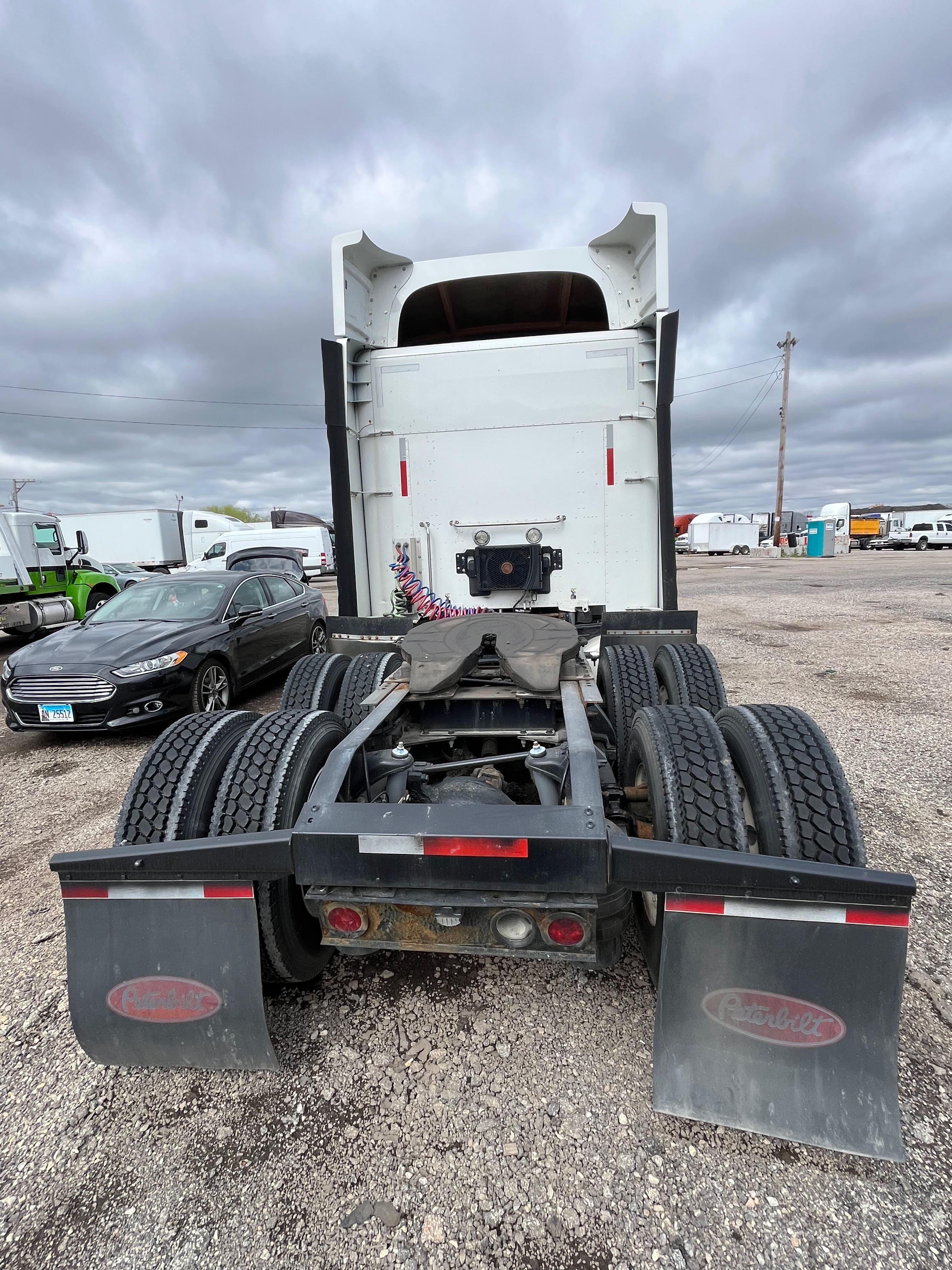 2016 Peterbilt 579 image 6
