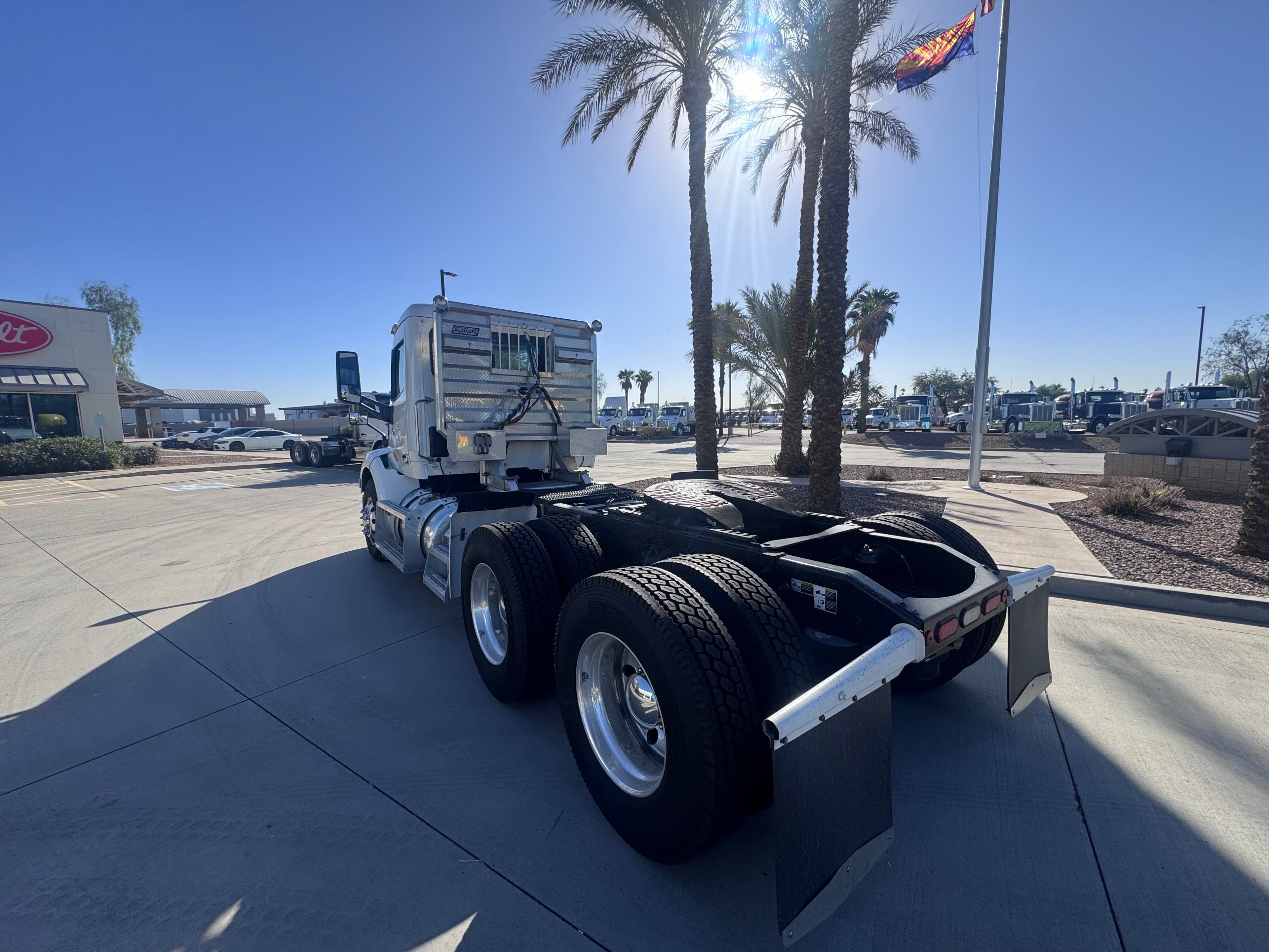 2020 Peterbilt 579 image 8
