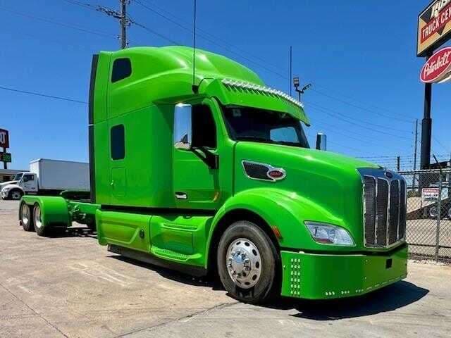 2020 Peterbilt 579 image 2