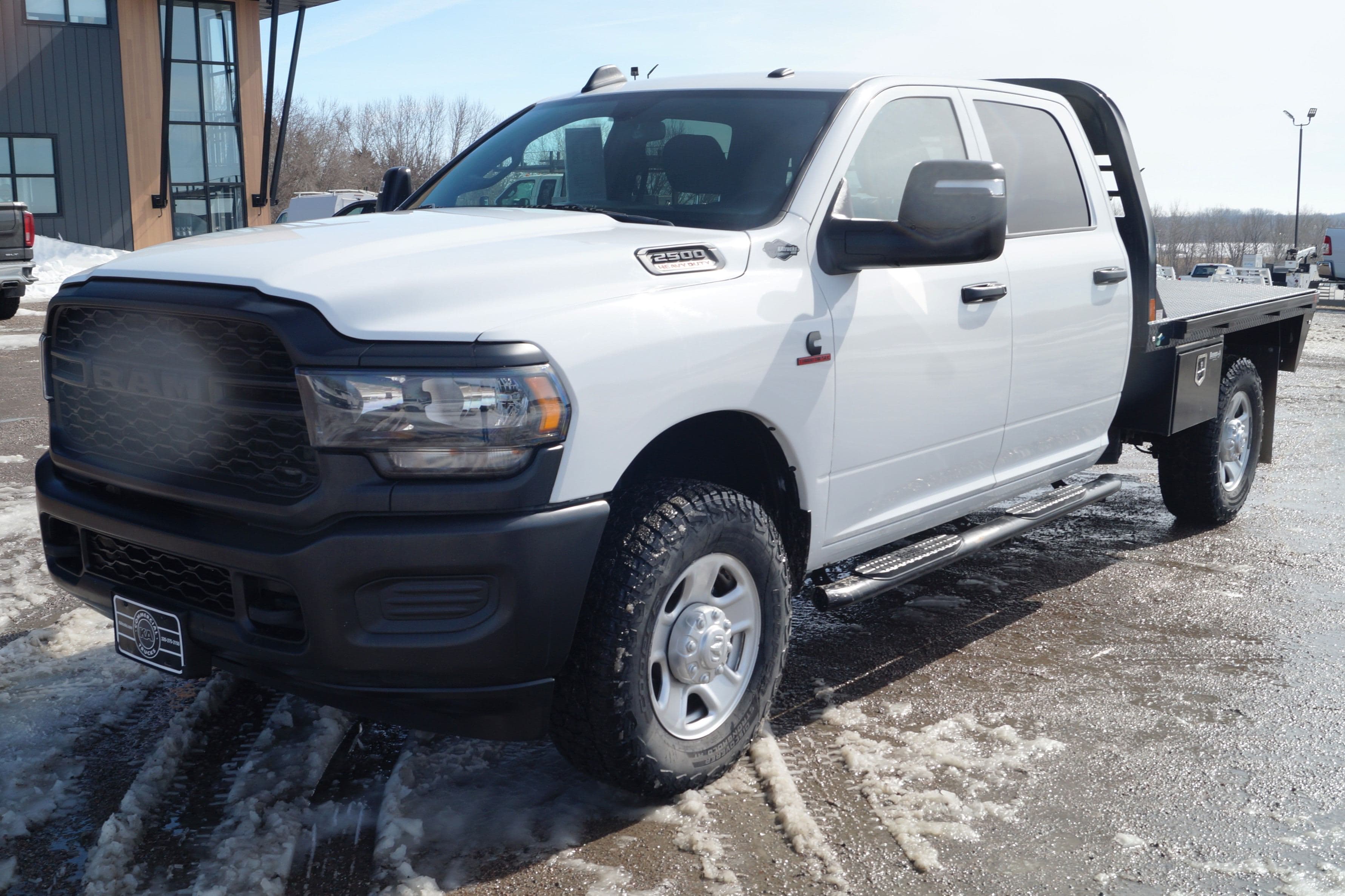 2023 RAM 2500 Tradesman - 8ft Flatbed - 4WD 6.7L I6 Cummins image 9